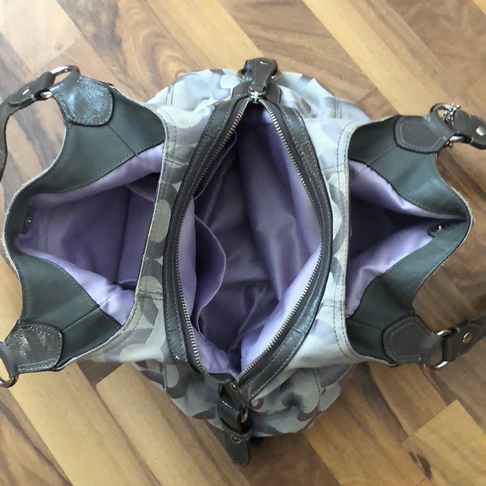 Authentic COACH BAG - Picture 2 of 4